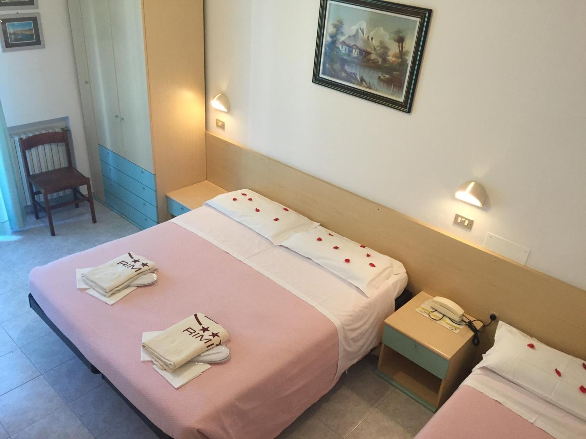 Hotel Peonia Римини Стая снимка